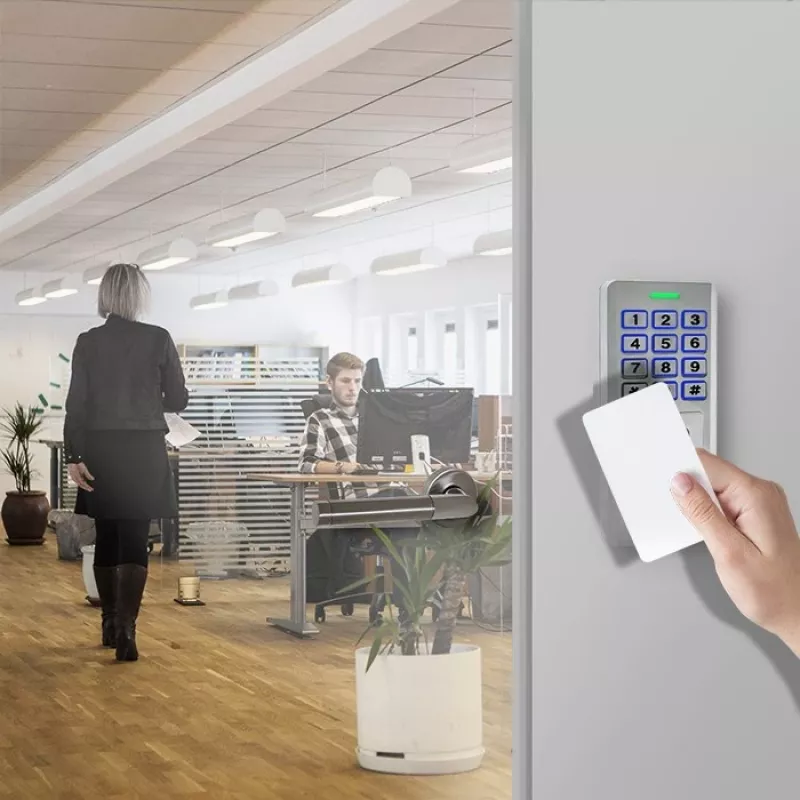 Fechadura de código com impressão digital e RFID QOLTEC 52447 com proteção IP68