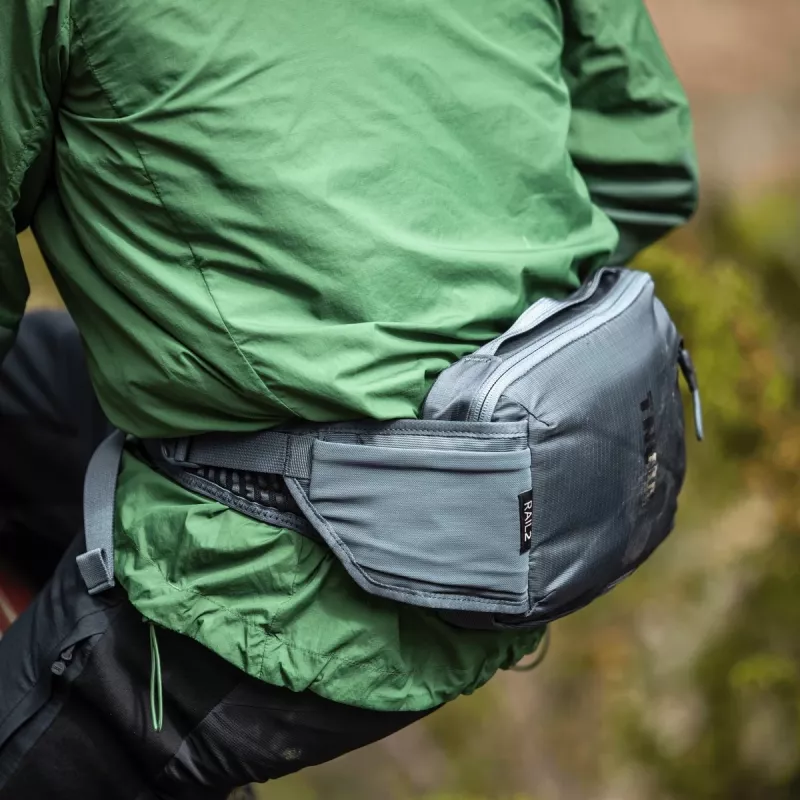 Thule 5305 Rail Hip Pack 2L faded khaki