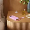 Capa com suporte para iPhone 17 Apple Beats com MagSafe e controlo de câmara, Pebble Pink, PC e microfibra
