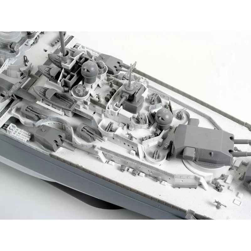 Maquete plástica de navio REVELL Tirpitz escala 1:350