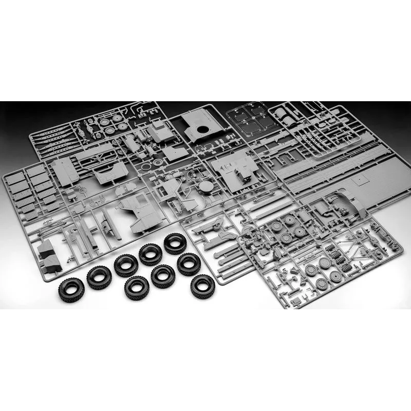 Maquete em plástico REVELL Man 10T Milgl 8x8 camião à escala 1/35