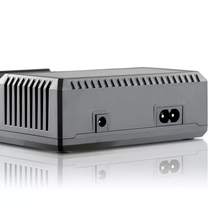 Carregador everActive UC-4200 para baterias cilíndricas Li-ion e Ni-MH