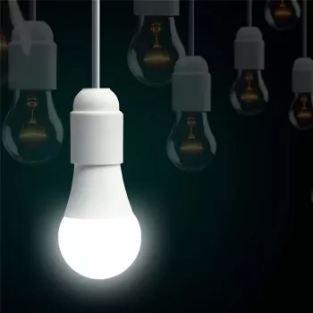 Lâmpada Smart WiFi Tellur TLL331331 9W branco quente dimmer — luz branco quente ajustável, controlo Wi‑Fi