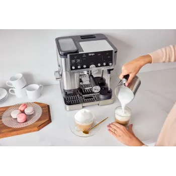 Máquina de café expresso Ninja ES701EU – café/expresso semiautomático, moinho integrado, depósito de água 2 l, 1650 W, 25 níveis de moagem, recipiente de leite, bomba de 14 bar