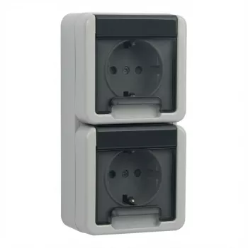 Tomada Schuko Gira 4780 30 — 250 V, 16 A, cinzento, caixa de plástico
