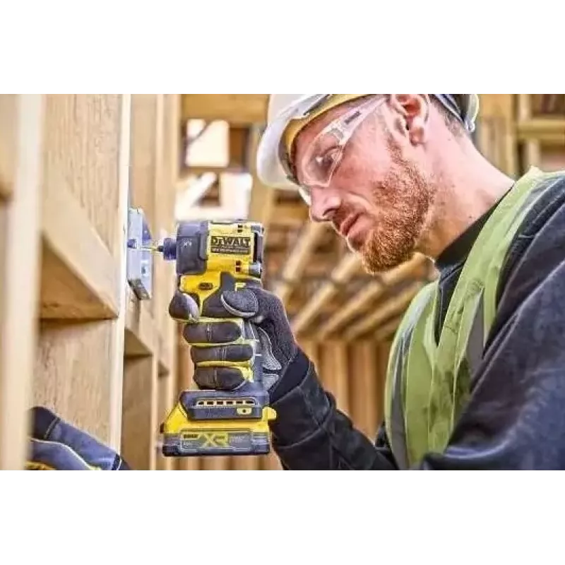 Parafusadeira sem fios DeWalt DCF870N-XJ, sem escovas 18 V Li-Ion, binário 56 N·m, encaixe sextavado de 1/4 polegadas, punho de pistola