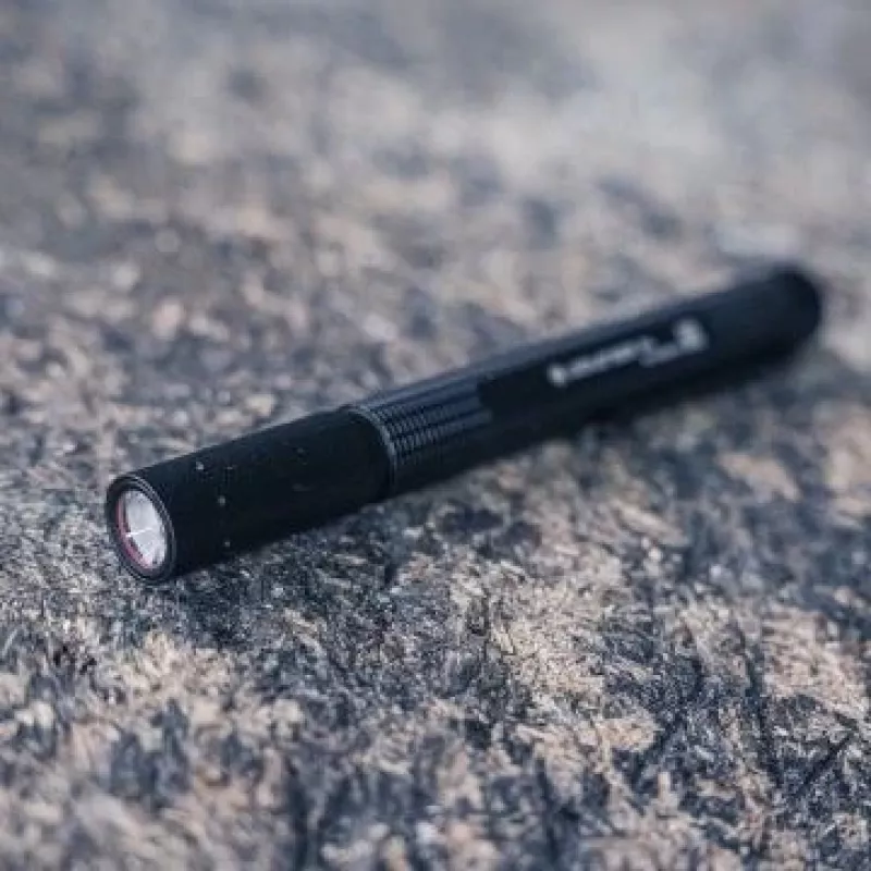 Ledlenser P4 lanterna LED tipo caneta, preta