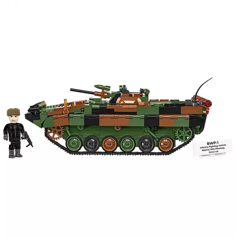 Conjunto de blocos Cobi Armed Forces BWP-1 2630 — conjunto modelo do veículo blindado anfíbio polaco-ucraniano