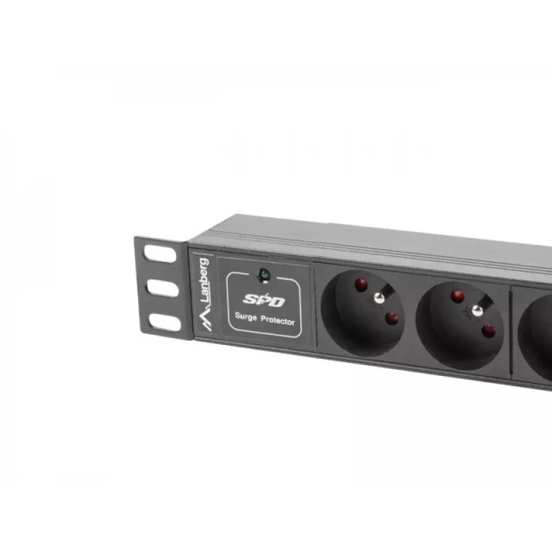 Régua de tomadas LANBERG PDU-03E-0200-BK — 1HE, 3x tomadas Type-E, 220–250 V, 16 A, cabo de 2 m, preto