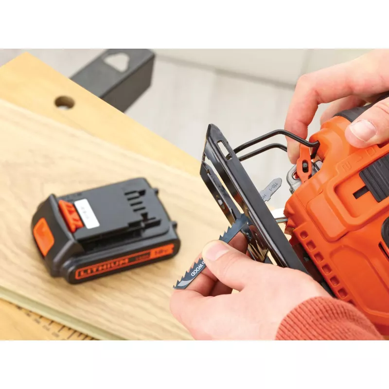 Serra de vaivém Black & Decker BDCJS18N