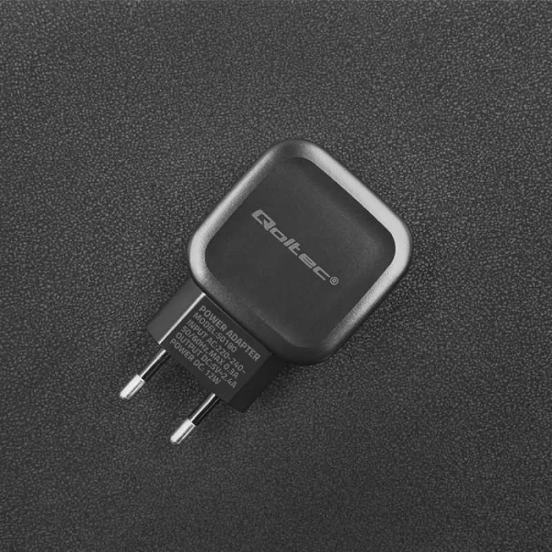 Carregador de parede AC QOLTEC 50186 para smartphone e tablet, 5 V 3.4 A, 17 W, 2× USB, preto