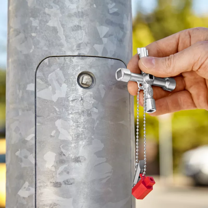 Chave universal/para armários elétricos Knipex 00 11 03