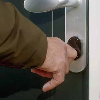 Fechadura eletrónica Shelly LOQED – Smart Lock, versão preta