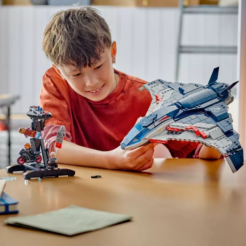 LEGO Marvel Super Heroes 76325 Avengers: Age of Ultron Quinjet, conjunto de construção, 1131 peças, 5 minifiguras, 12+