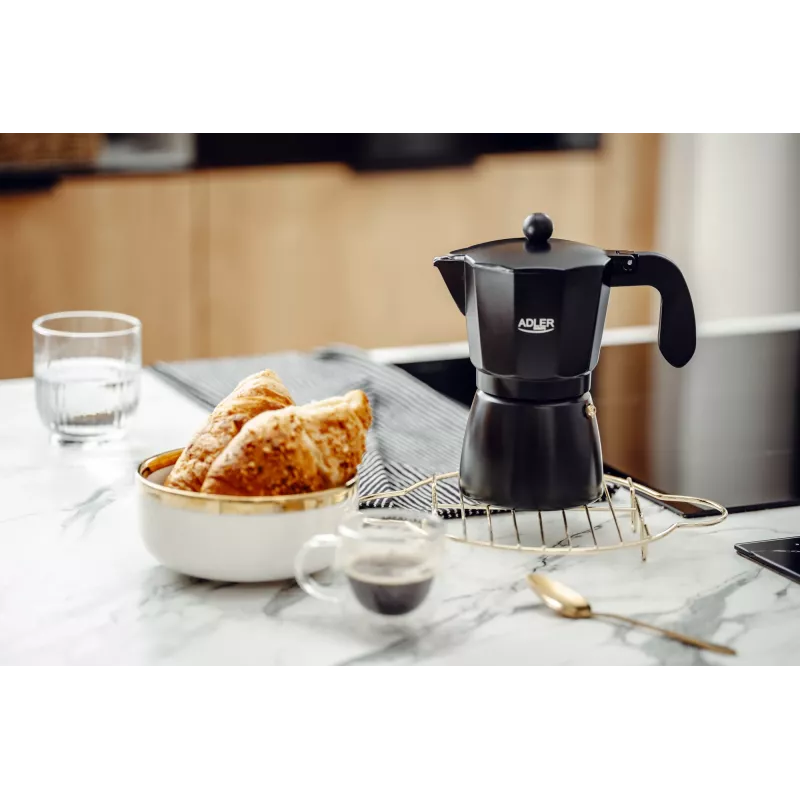 Máquina de café expresso Adler AD 4421 — bomba de 15 bar, caixa preta