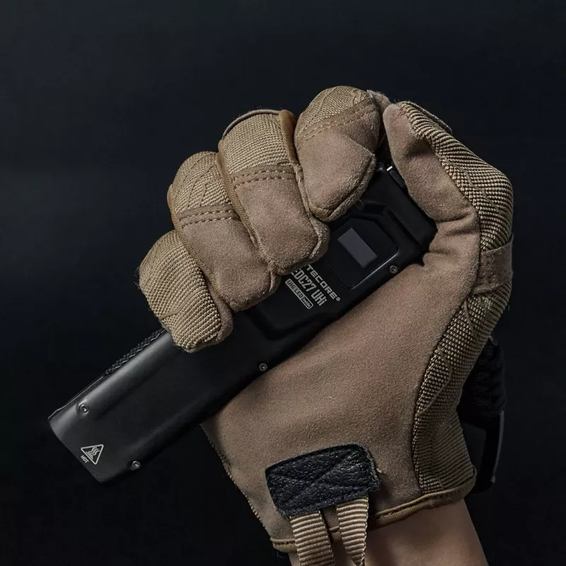 Lanterna de mão Nitecore EDC27 UHI preta LED aço inoxidável