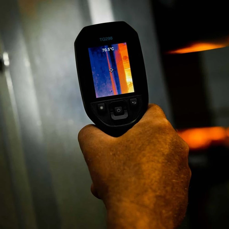 FLIR TG298 câmara termográfica portátil, 160x120, MSX Super Resolution 320x240, de -25 a +1080 °C, laser, ecrã LCD, preta