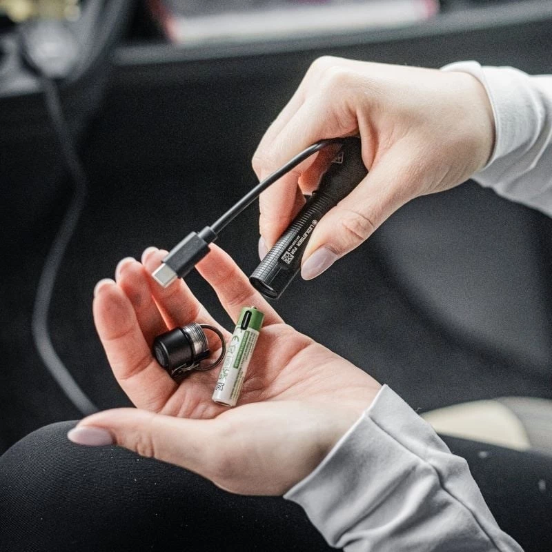 Lanterna Ledlenser P3R preta — lanterna de chaveiro LED compacta recarregável