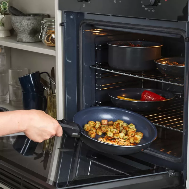 Conjunto de panelas Russell Hobbs RH03321EU7 — 8 peças, antiaderente, apto para máquina de lavar loiça