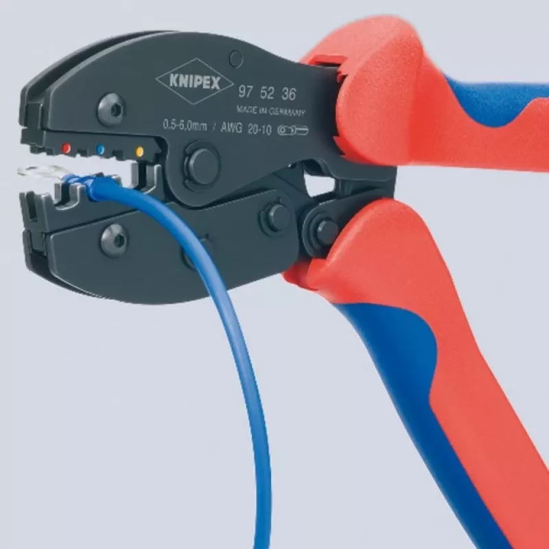 Alicate de cravar Knipex PreciForce modelo 975236 SB — punhos isolados em preto, azul e vermelho