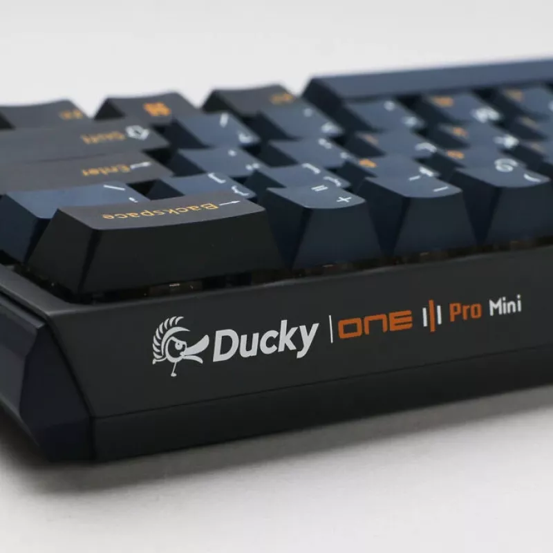 Teclado mecânico gaming Ducky One 3 Pro Mini — Hot-Swap, Cherry MX Blue, taxa de interrogação 8000 Hz