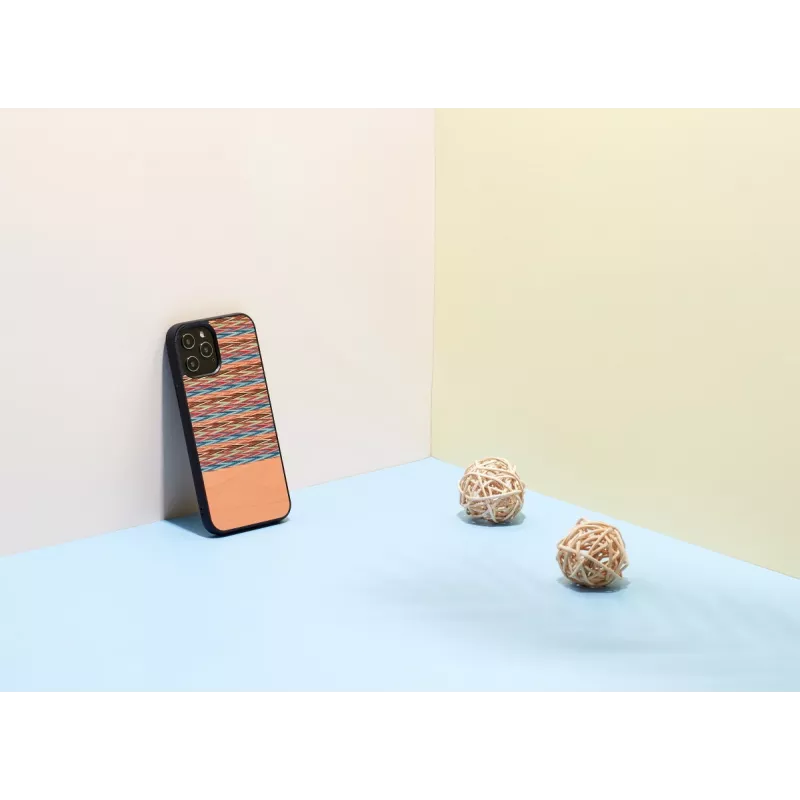 Capa protetora Man and Wood para iPhone 12 / 12 Pro — padrão xadrez castanho com rebordo preto