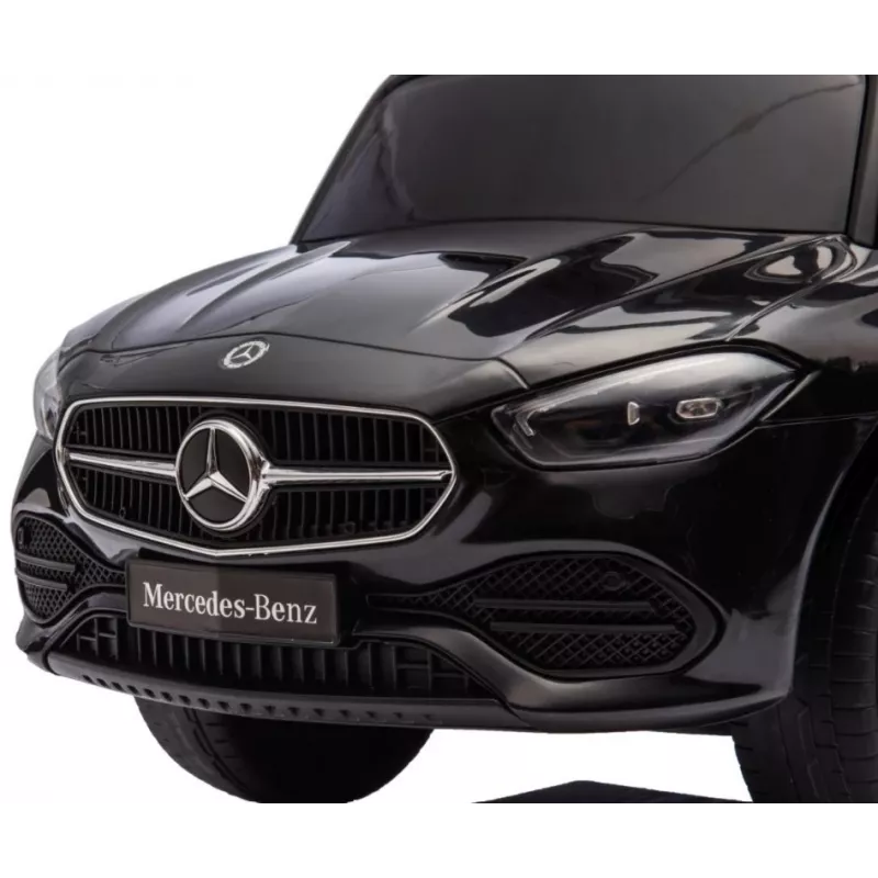 Veículo Mercedes C-Class S preto