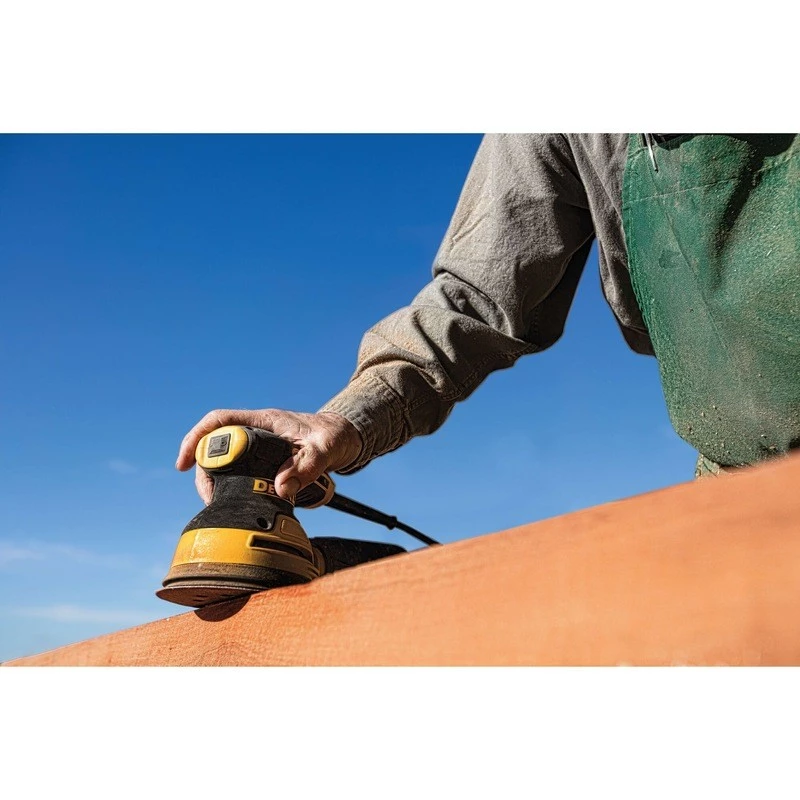 Lixadora excêntrica DeWalt DWE6423-QS, 280 W, 8.000–12.000 OPM, 2,6 mm de curso de lixagem, 1,28 kg