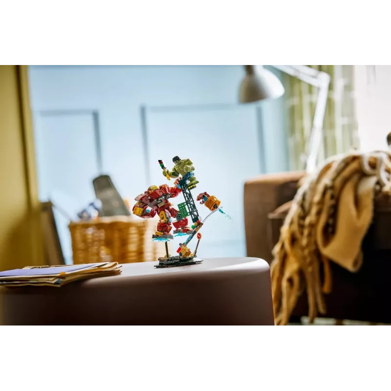LEGO MARVEL 76343 Combate épico: Hulkbuster contra o Hulk