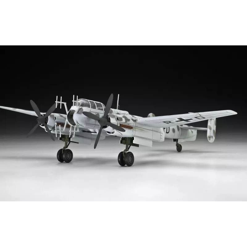 Maquete em plástico REVELL Arado AR-240 escala 1:72 — modelo de avião para montagem