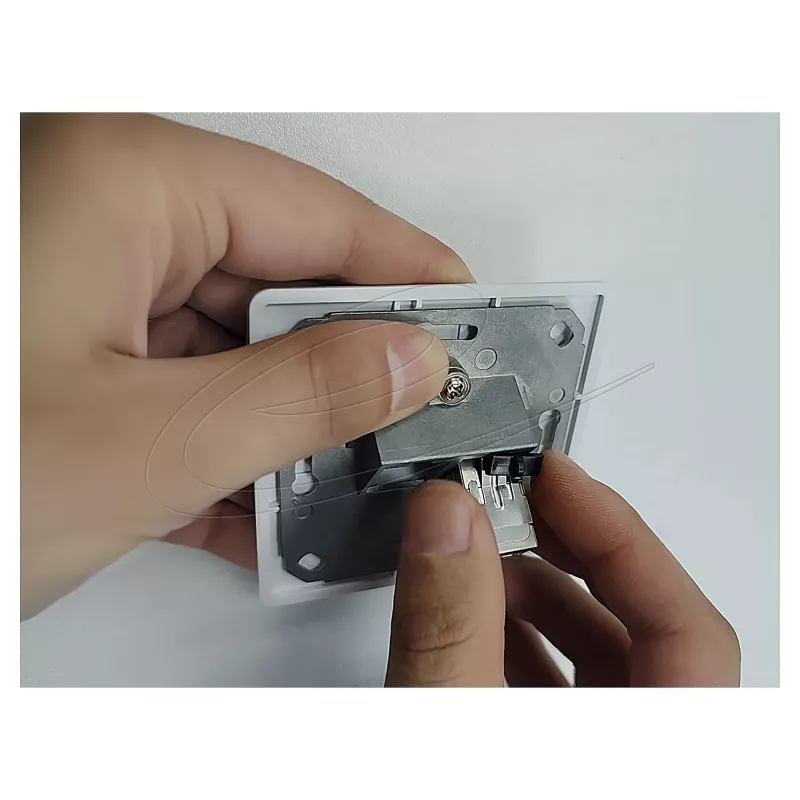 Delock 90757 acoplador de módulo Keystone RJ45 fêmea para RJ45 fêmea, Cat.6A, blindado, com trinco metálico e clipe