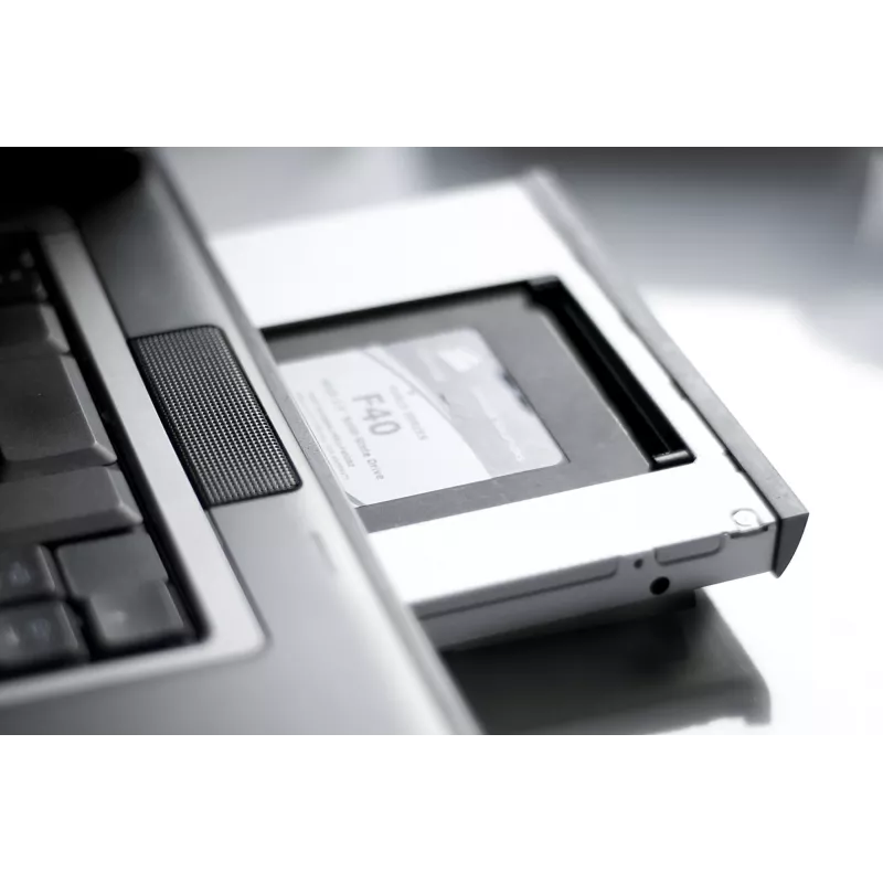 Moldura de montagem SSD / HDD CD / DVD / Blu-ray SATA para SATA III 12,7 mm