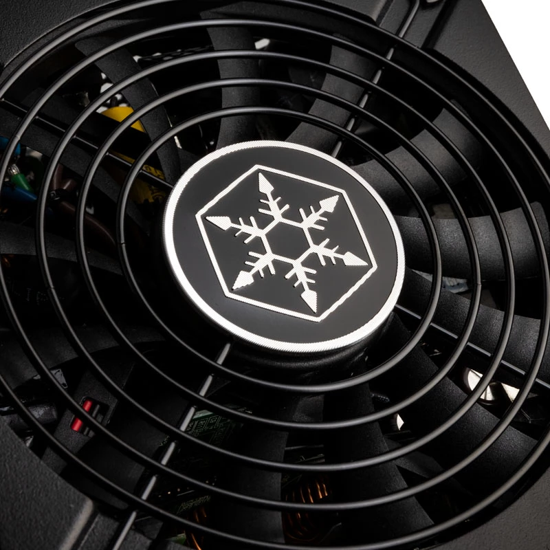 SilverStone SFX Series SX700-LPT - V1.1 - fonte de alimentação (interna) - ATX12V 2.4/ EPS12V / SFX-L - 80 PLUS Platinum - AC 120/230 V - 700 Watt - PFC ativo - preto