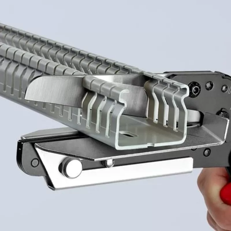 Alicate Knipex 95 02 21