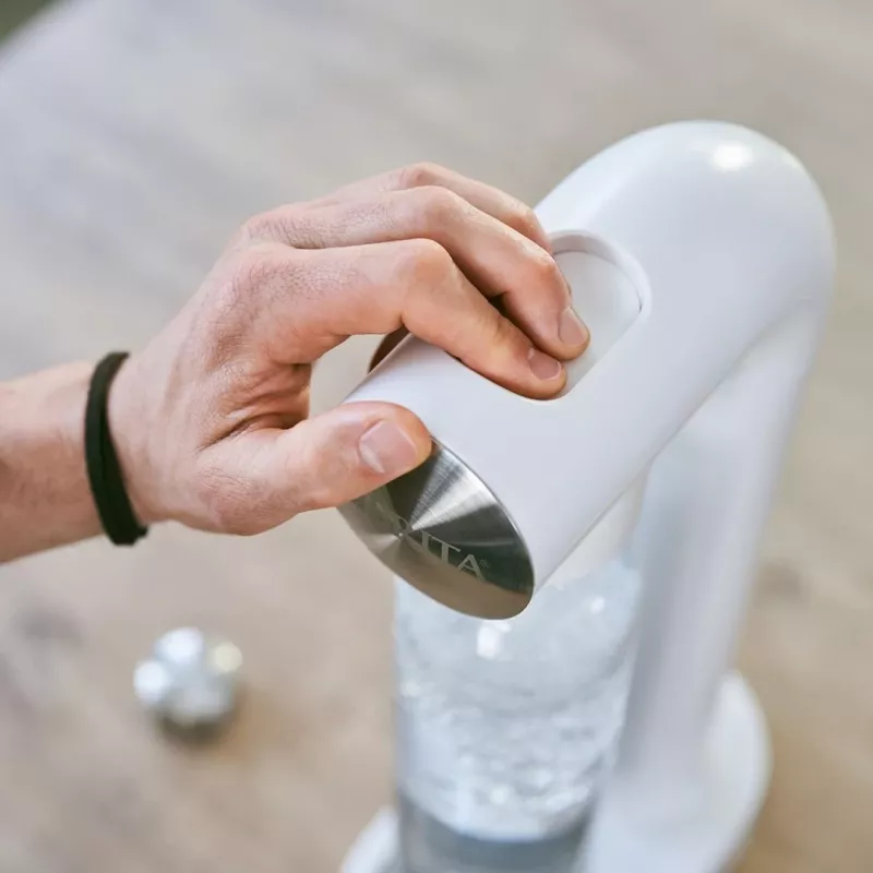 BRITA sodaONE gaseificador de água com garrafa PET de 1 L e cilindro de CO2, até 60 L por cilindro, branco