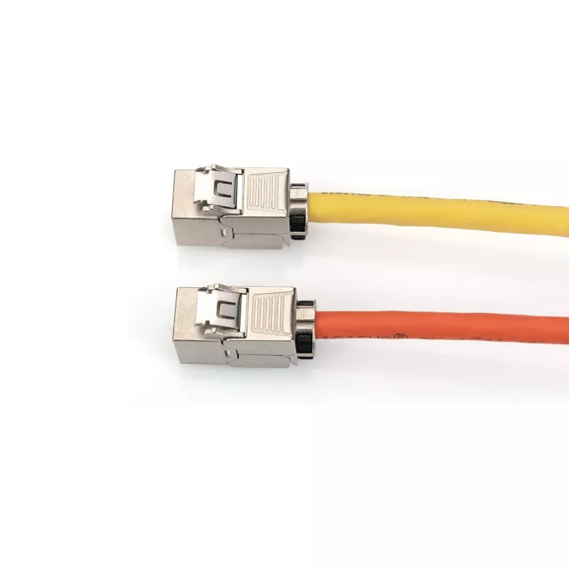 Módulo Keystone Digitus Cat. 6A blindado conjunto com gestor de cabos inteligente 24 unidades