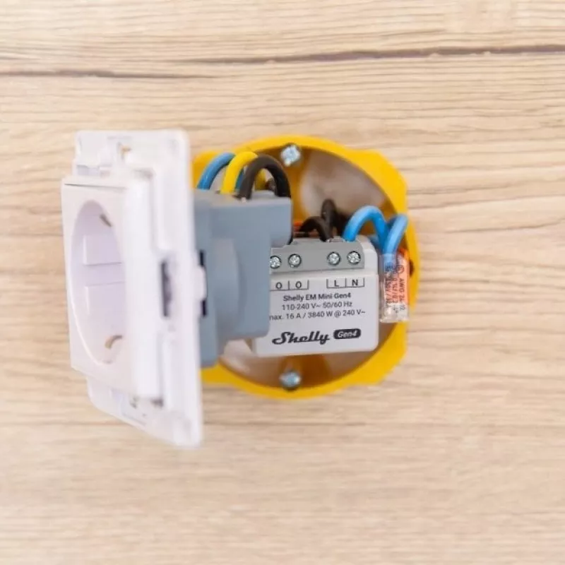Relé inteligente Shelly Relay EM Mini Gen4 1 canal Wi‑Fi Matter Zigbee Bluetooth 8A, 110–240V, contador de energia