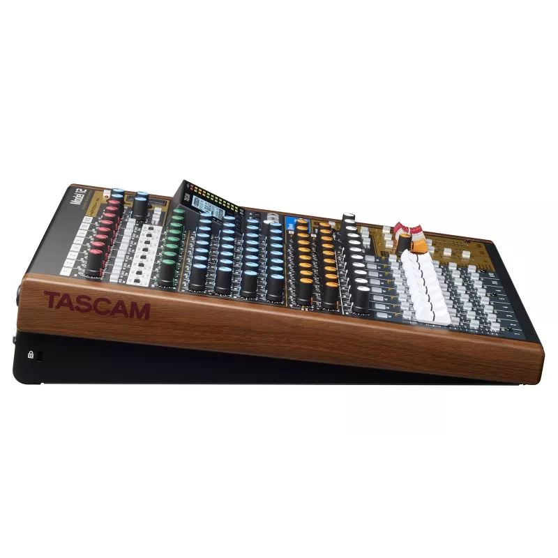Tascam Model 12 mesa de mistura de 10 canais com gravador de 12 pistas, 20–20000 Hz, preto/madeira