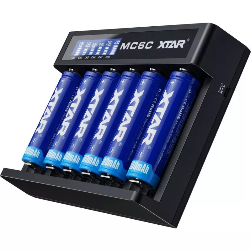 Carregador XTAR MC6C multi-slot inteligente para células cilíndricas Li-Ion, 6 slots, suporta 18650/21700/AA, entrada 5V, preto