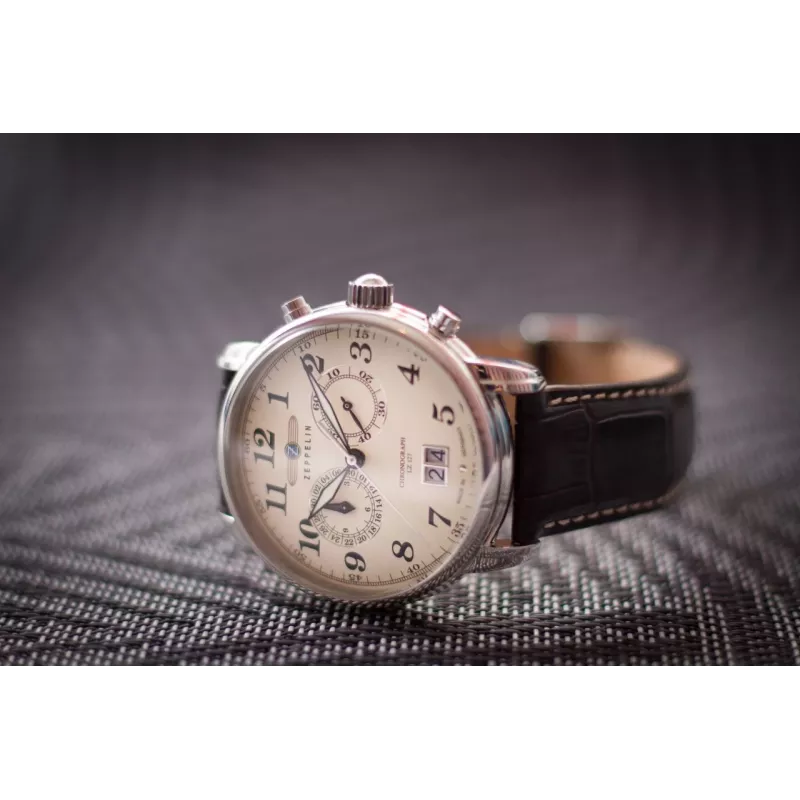 Relógio de pulso Zeppelin 7684-5 — relógio de quartzo para homem, caixa em aço inoxidável, 40 mm de diâmetro, 11 mm de altura, prateado