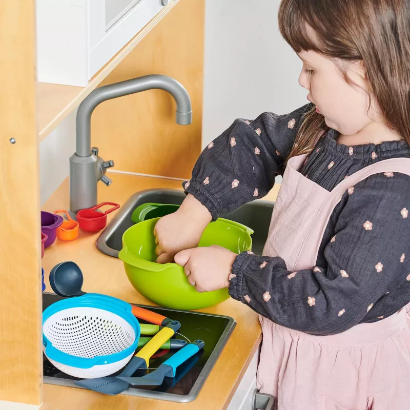Conjunto Joseph Joseph Kitchen Essentials, cozinha de brincar