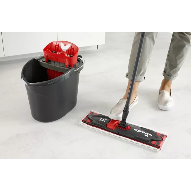 Mopa VILEDA Ultramax XL Box — cabeça rotativa 360° de microfibra lavável, dobrável, para pavimentos duros