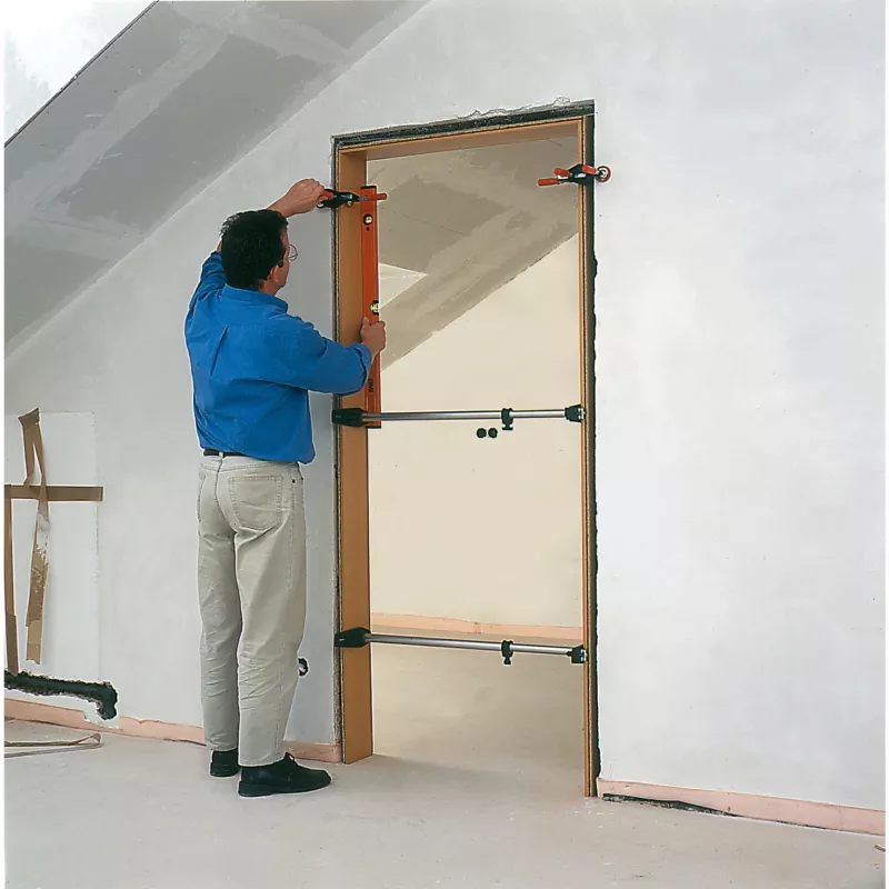 Escora de montagem para aro de porta Bessey TMS altura ajustável em aço robusto