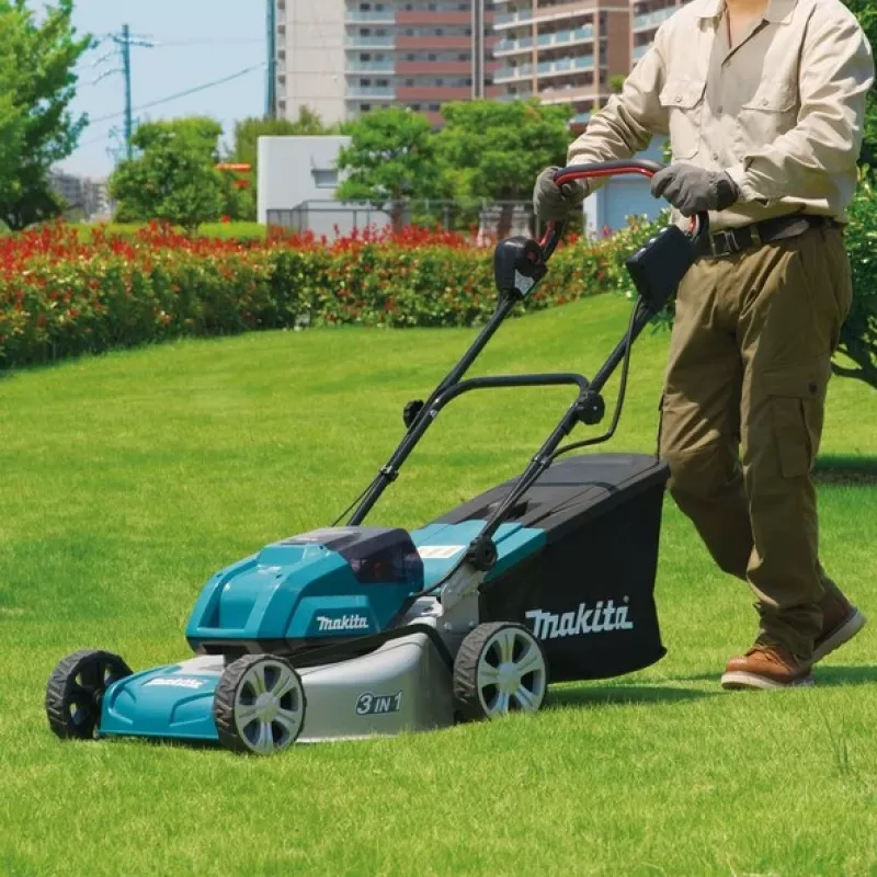 Cortador de relva Makita DLM460Z bateria preto, azul