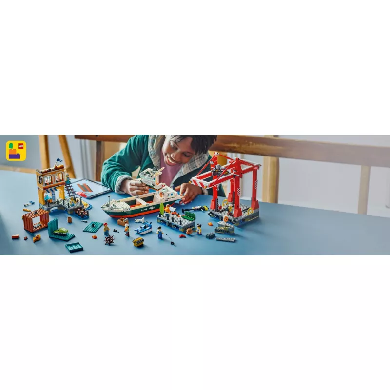 LEGO CITY 60422 Porto à Beira-Mar com Navio de Carga