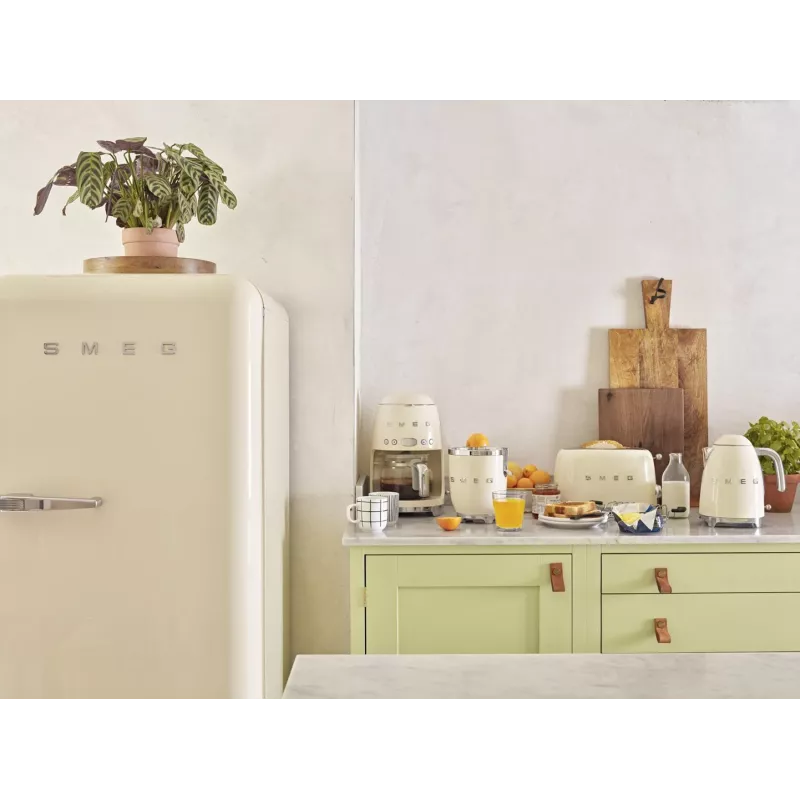 Chaleira Smeg 1.7L 2400W Cream