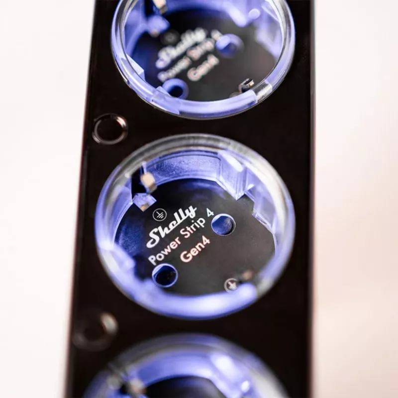 Régua de tomadas Shelly Plug & Play PS4 Gen4 — 4 tomadas, 12 A por tomada