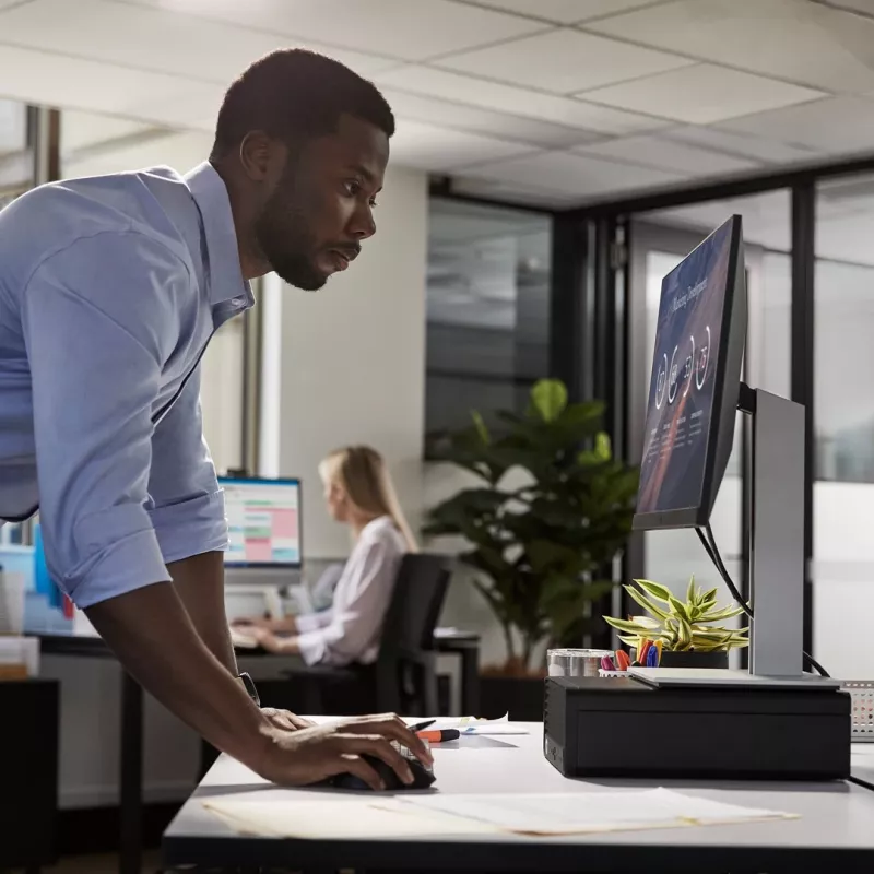 HP Pro 400 G9 SFF computador de secretária 9H7N1ET, Intel Core i7-14700, 16 GB DDR5, 1 TB SSD, Intel UHD 770, Windows 11 Pro, preto