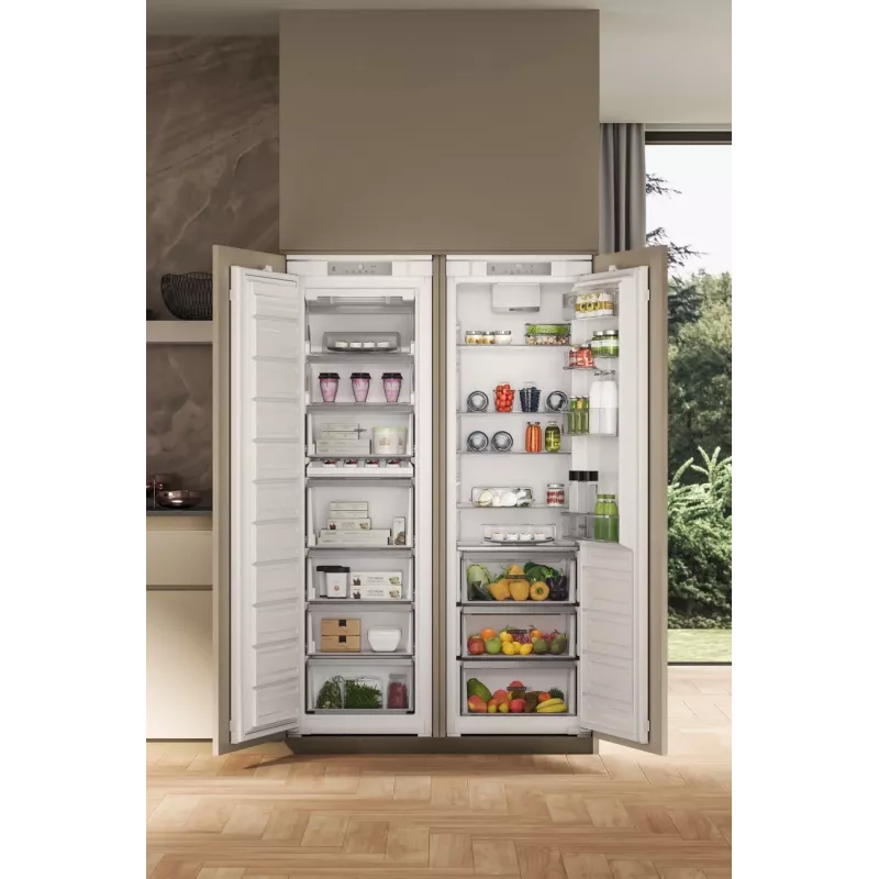 Frigorífico Whirlpool | WHSD18A013D1 | classe de eficiência energética E | encastrável | frigorífico sem congelador | altura 177 cm | volume de refrigeração líquido 306 L | display | 30 dB | aço inoxidável