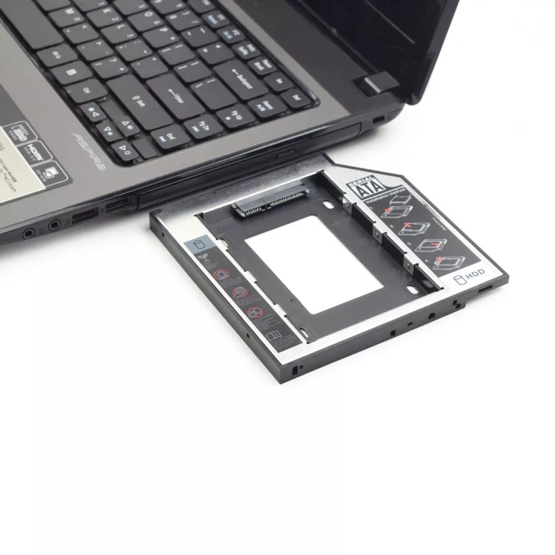 Gembird MF-95-01 Moldura de montagem fina para unidade de 2,5 polegadas em baia de 5,25 polegadas